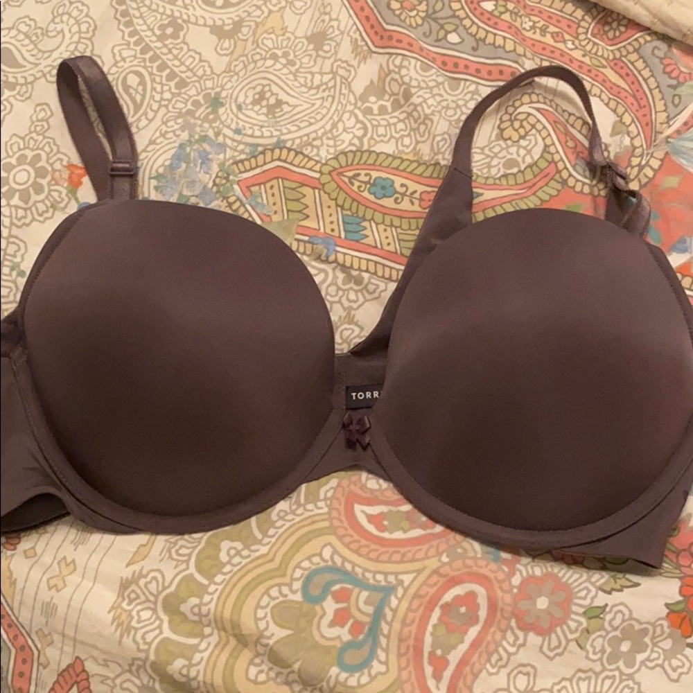Torrid 40 DD new without tags back smoothing bra